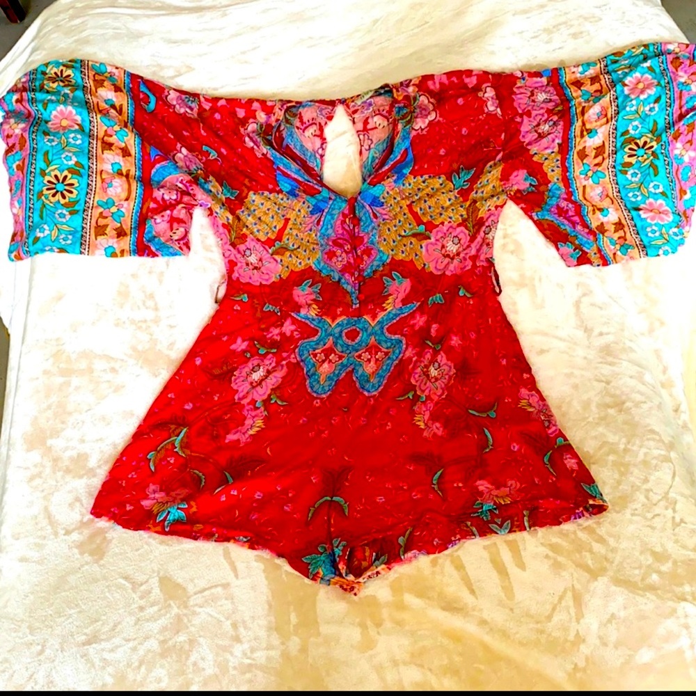 Kimono style jumper short outfit.  Boho chic